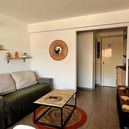 Cosy Centre Carnoles Apartment